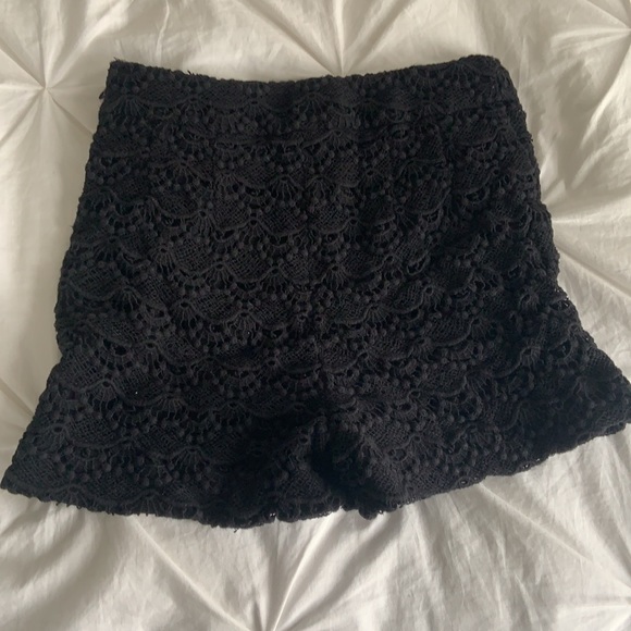 Black highwasted shorts. - Picture 2 of 2